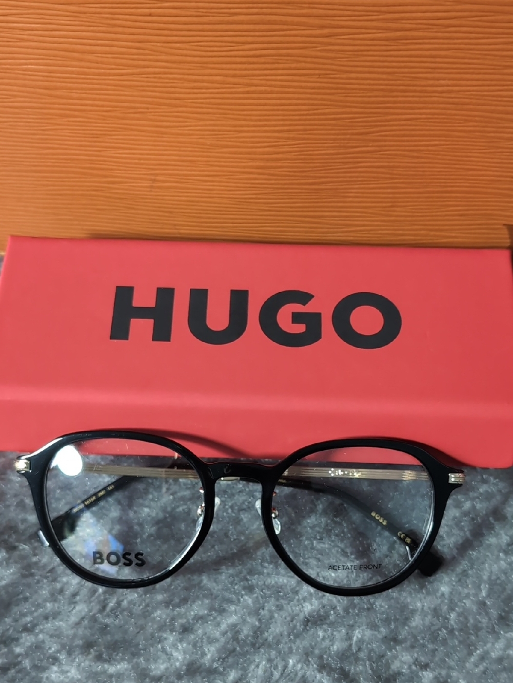 HUGO Black Round Optical Glasses with Subtle Metal Accents